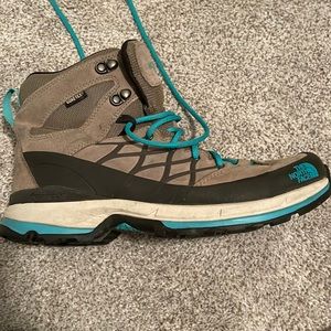 North Face waterproof hiking boots size 9